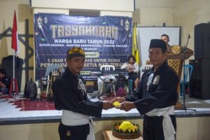 PSHT Rayon Gembuk Adakan Tasyakuran Warga Baru Sekaligus Peringatan Satu Abad SH Terate